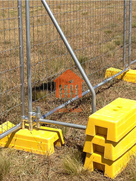 Comparing Australia temporary fence with Permanent Fences