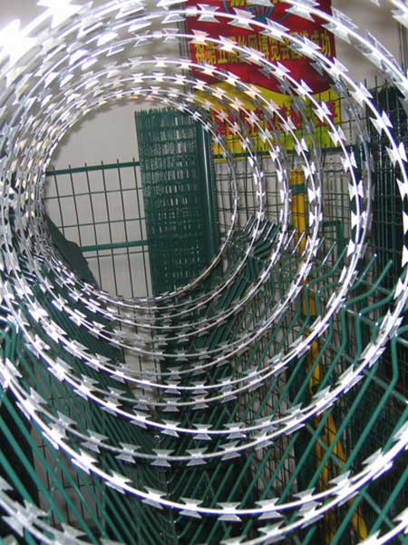 CONCERTINA RAZOR WIRE