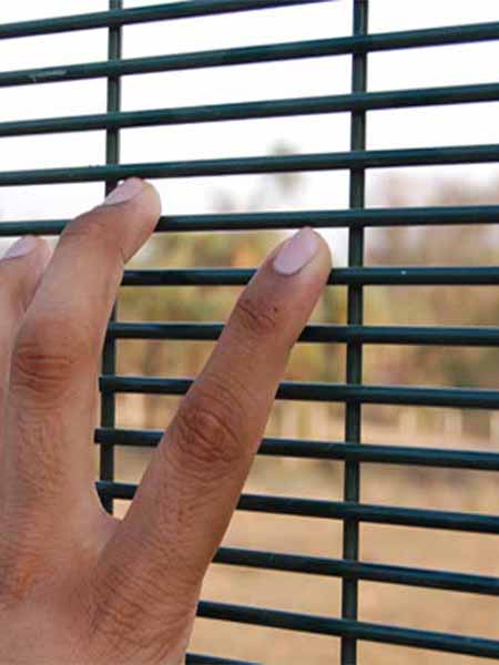 Rust Resistant 358 mesh fence - Keeps Its Original Look