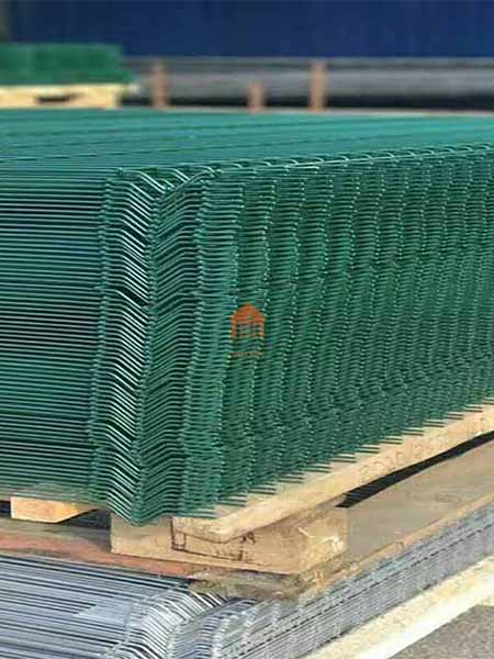 Welded Mesh Fence Panel vs. Chain Link Fence: Which Offers the Best Strength and Durability