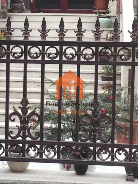 The relationship between Wrought Iron Fence and environmental protection