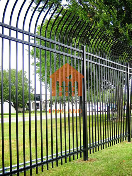 The Benefits of Using Wrought Iron Fence for Privacy and Aesthetics